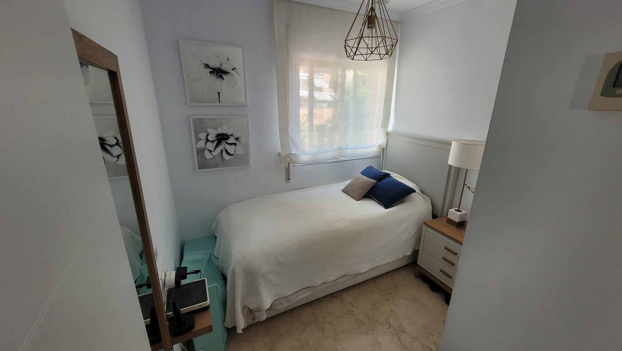 Single bedroom